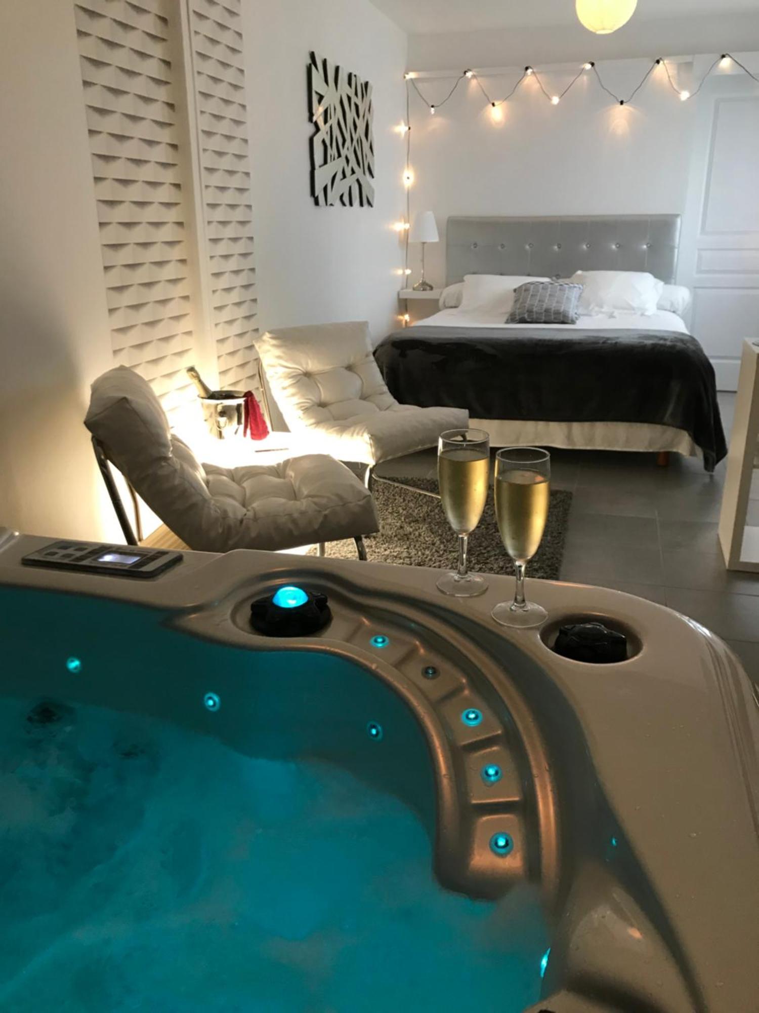 Le Relais De La Hardiesse 6Km Mont St Michel - Chambres Doubles - Suite Spa Privatif Courtils Kültér fotó